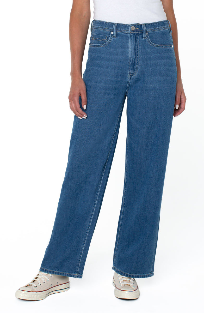 Wide Leg Tucker Dad Jean | Jeans and a Cute Top